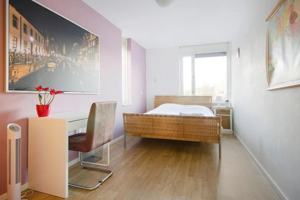 Johan's B&B, dakterras & goedkoop parkeren - sinds 2014 - Housity