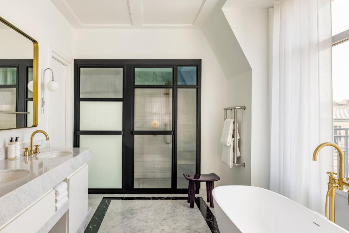 Salle de bains dans l'établissement Kimpton - St Honoré Paris by IHG