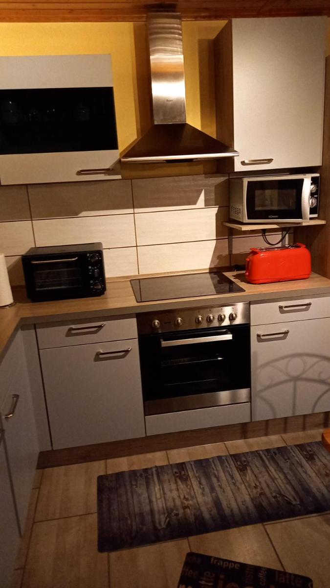 Monteur- und Ferienwohnung Waldrauschen - Housity