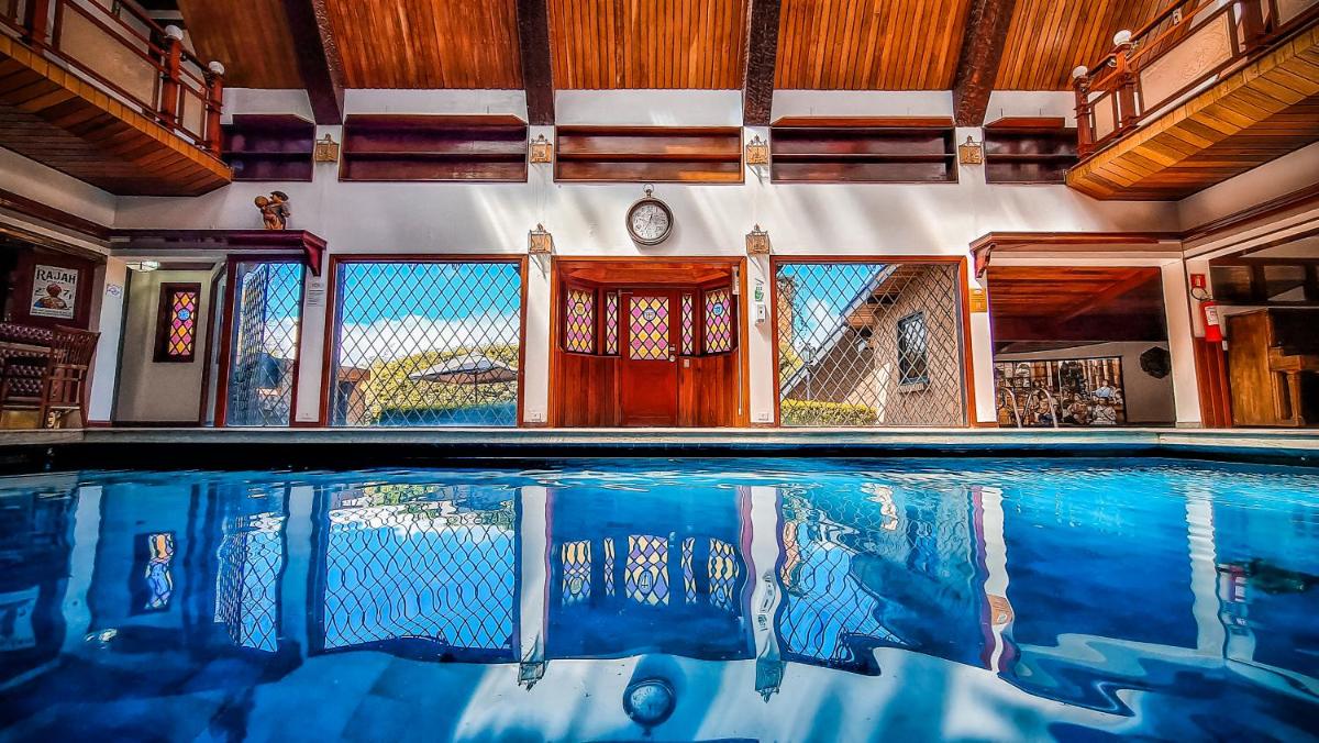 Hotel Castelo Nacional Inn Campos do Jordão - Housity