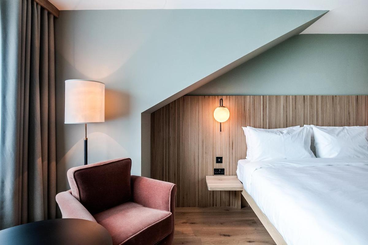 Mollie's Motel & Diner Oxfordshire - Housity