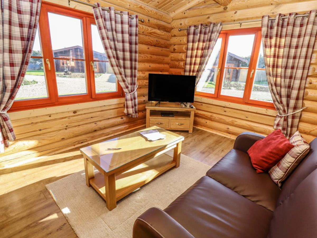 Elm Lodge - Housity