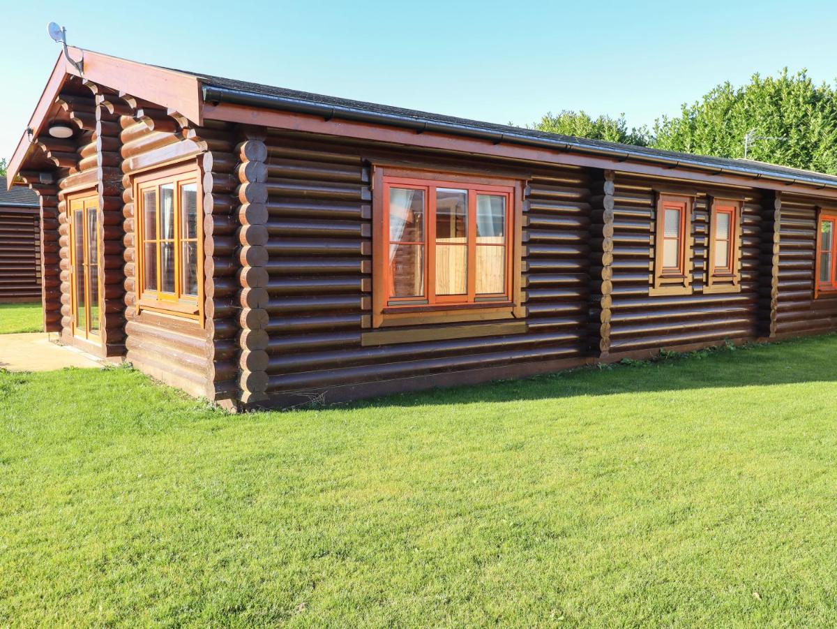 Elm Lodge - Housity