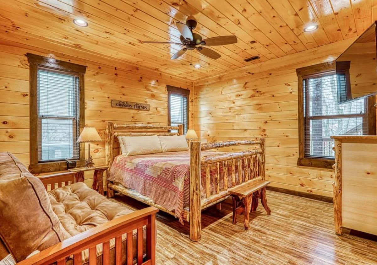 The Grand Orchard Lodge - Gatlinburg, TN - Housity