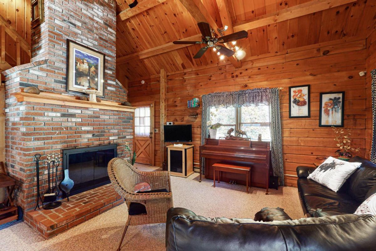 Easton Escape a notch above - Housity