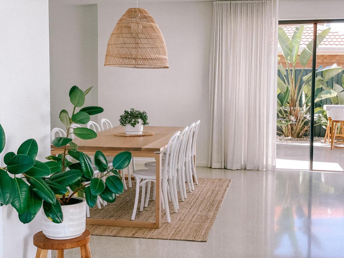 Sea Breeze on Oceanic, Luxury Beach Holiday Home - Housity