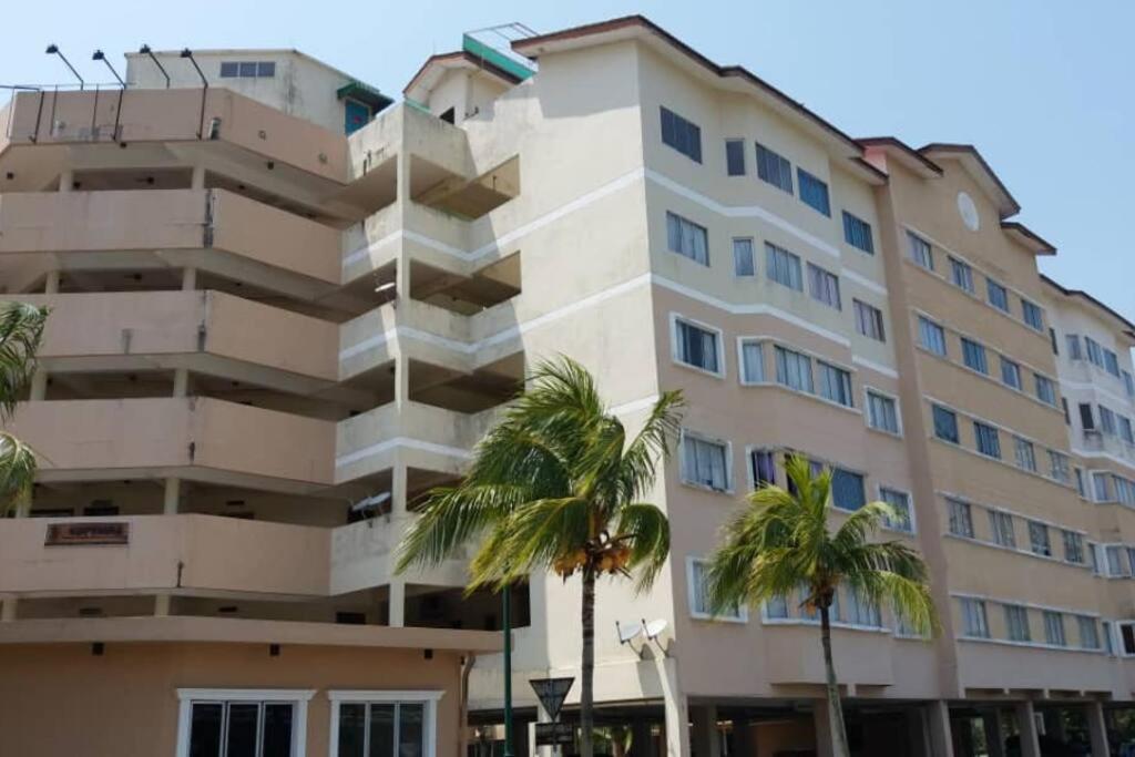 PD Tiara Bay Apartment Homestay - Housity