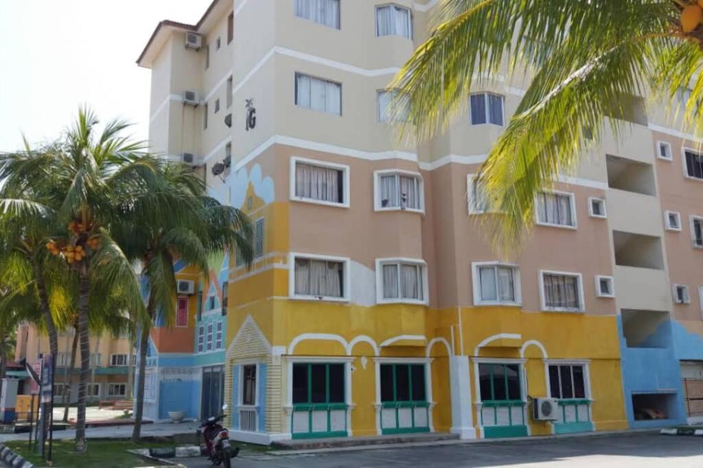PD Tiara Bay Apartment Homestay - Housity
