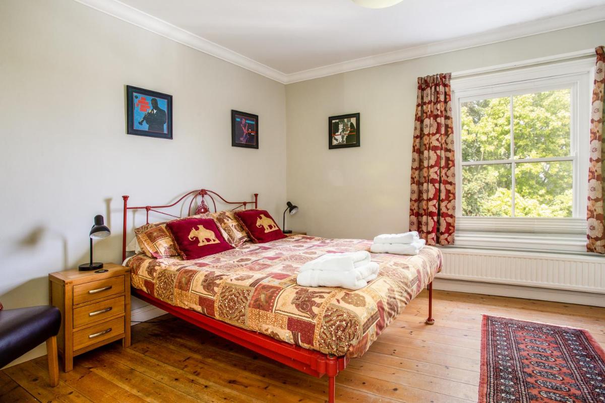 Walsingham House Winchester - Housity