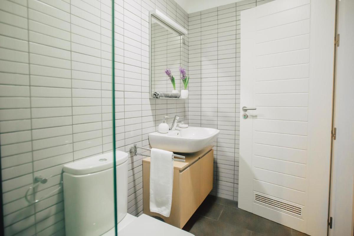 Cornisa Apartments - Housity