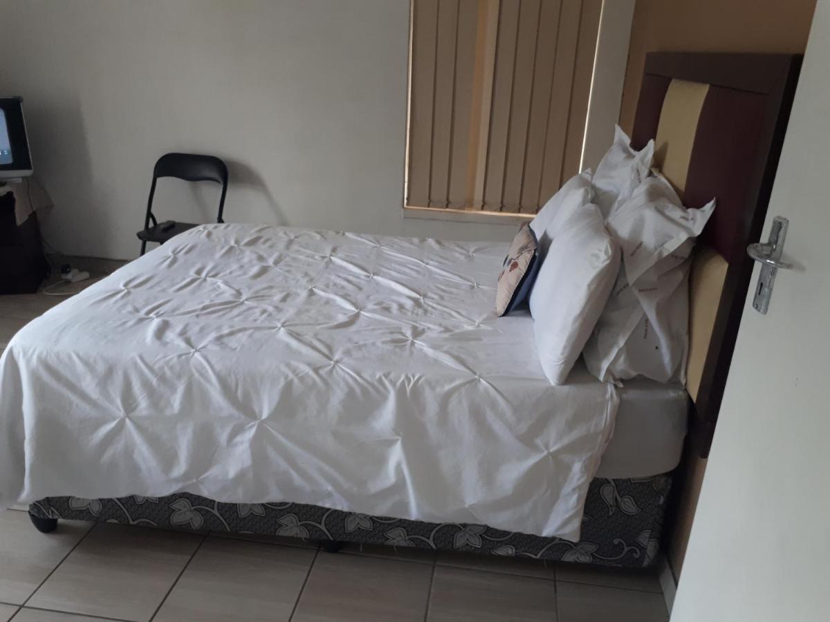 C - Land Guest house - Housity