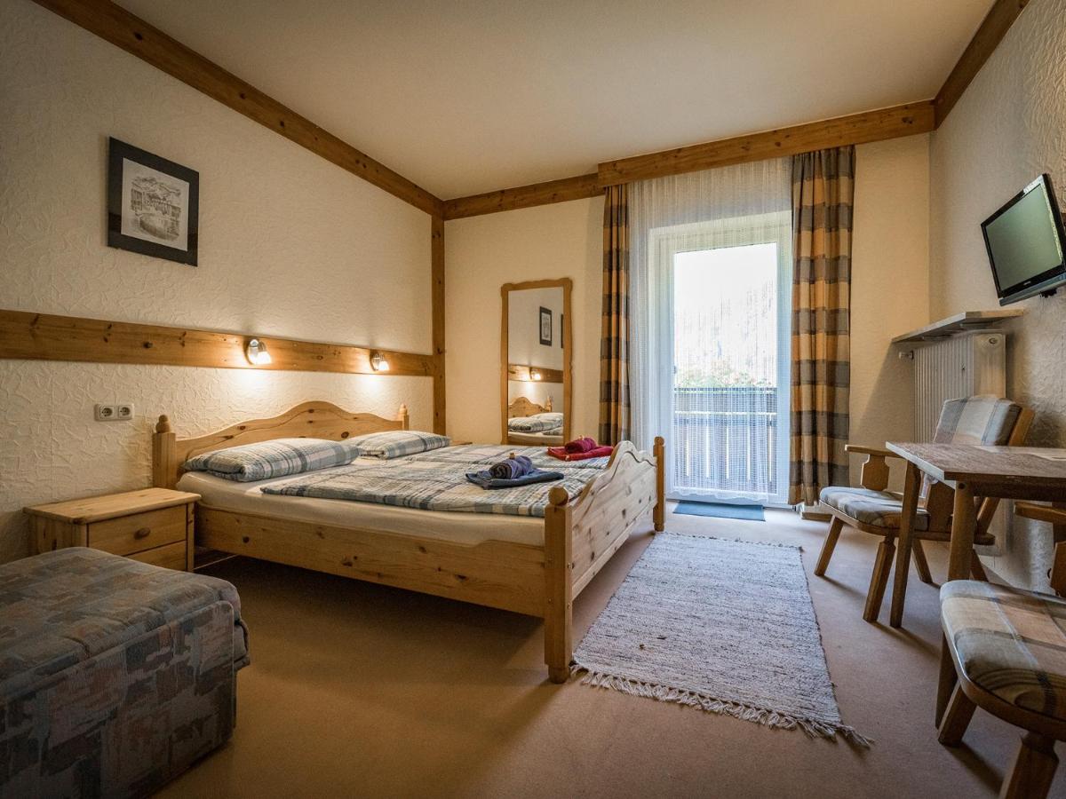 Hotel- Pension Oechsner - Housity