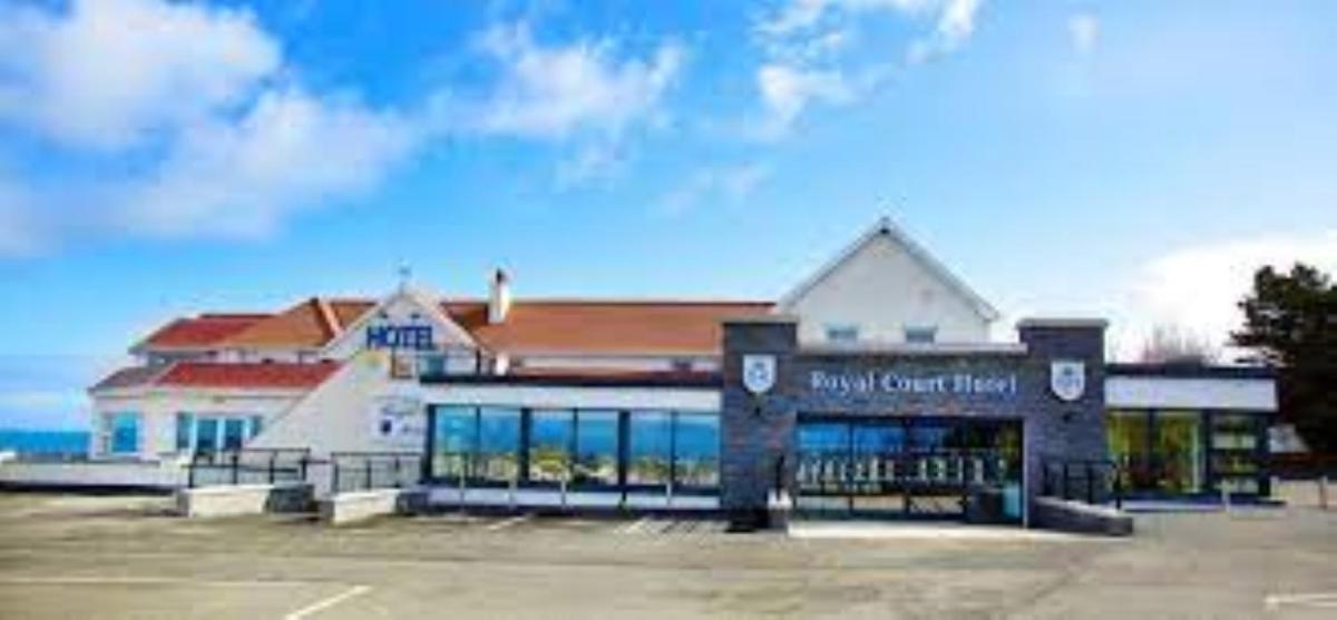 Royal Court Hotel - Housity