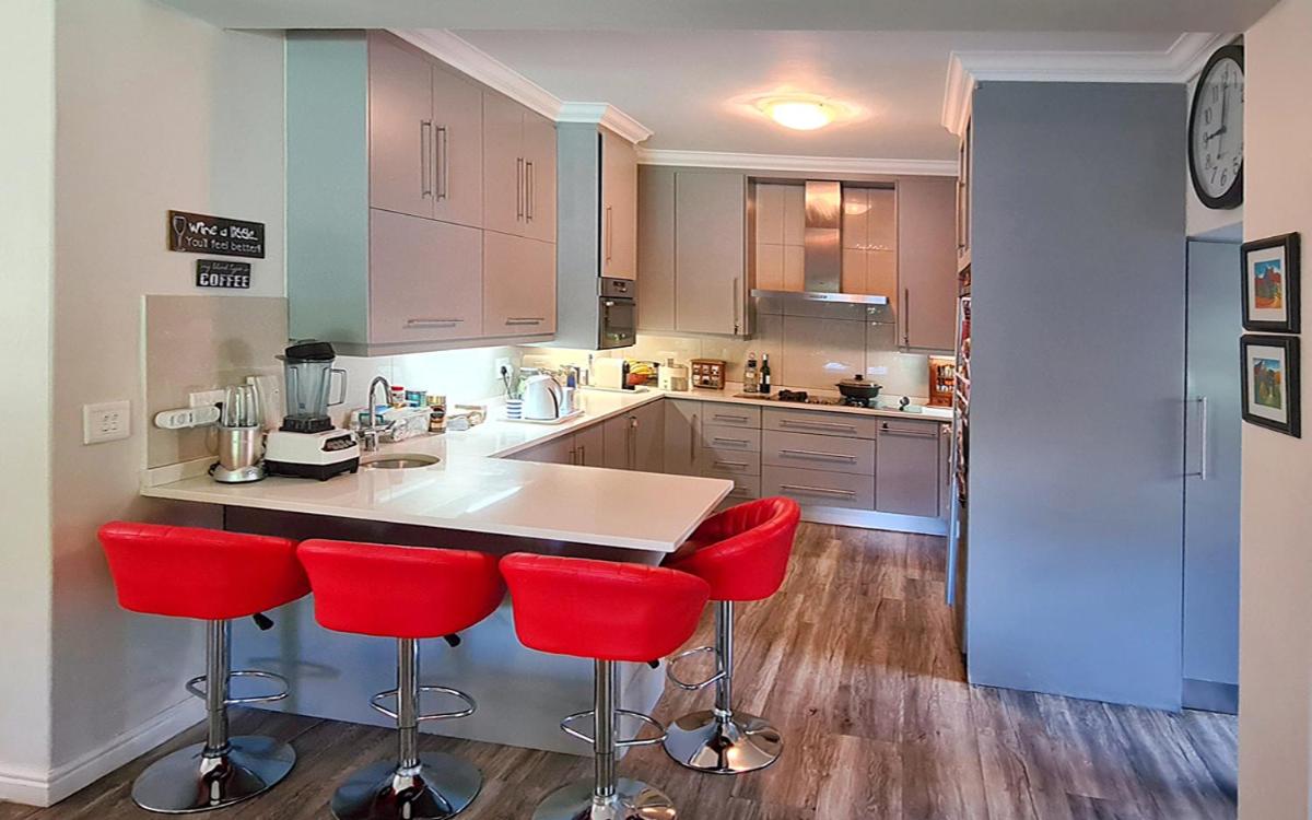 Cape Town Lock-and-Go House Ideal for your Holiday - Housity