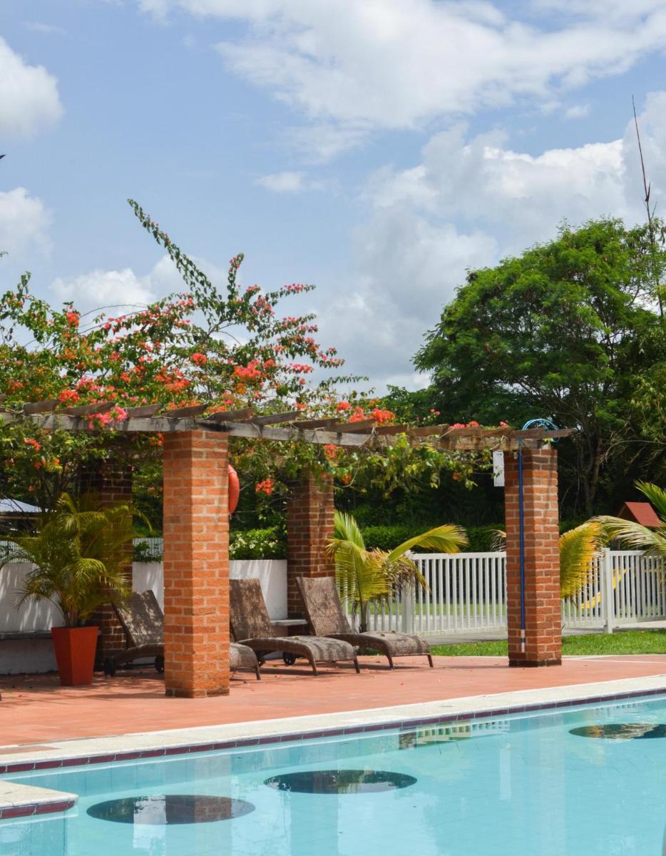 Hotel Santa Isabel - Housity