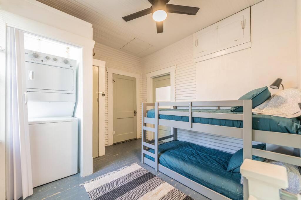 NEW! OWNERS SUITE 4bd/2ba in Tobin Hill Historic Craftsman - Housity