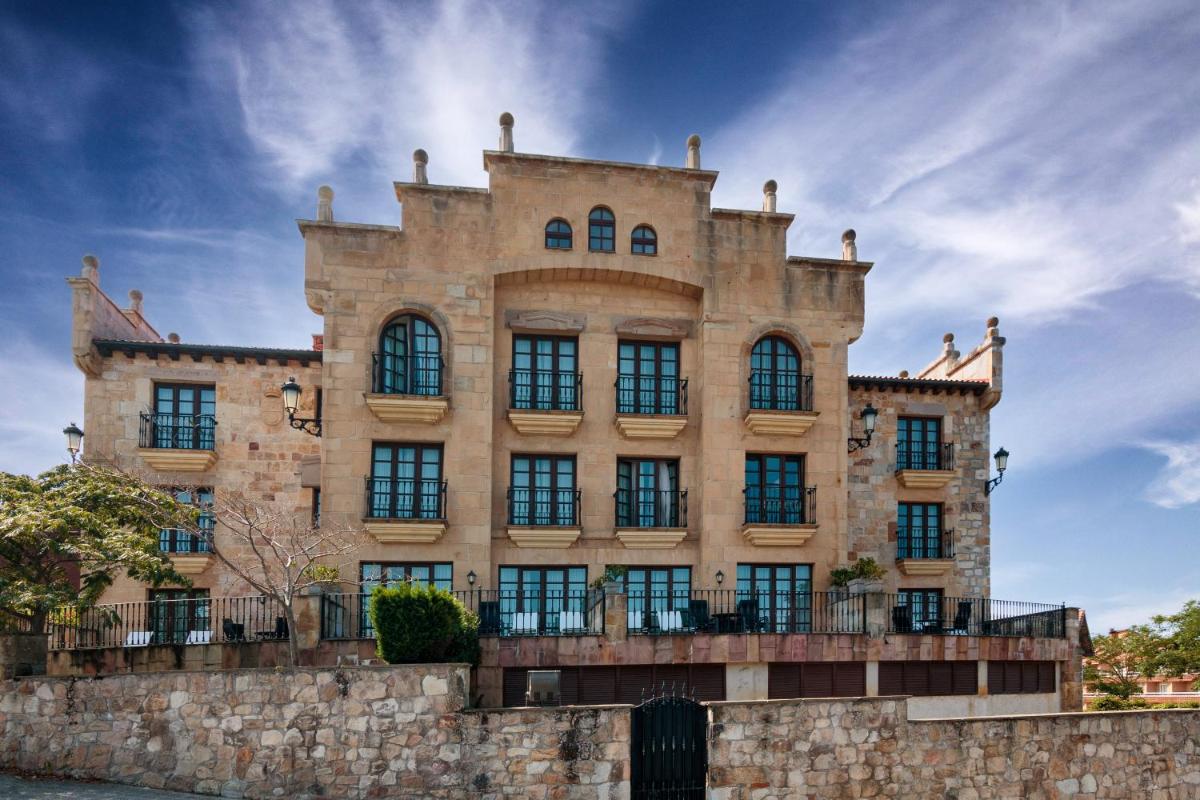 Apartamentos Costa Esmeralda - Housity