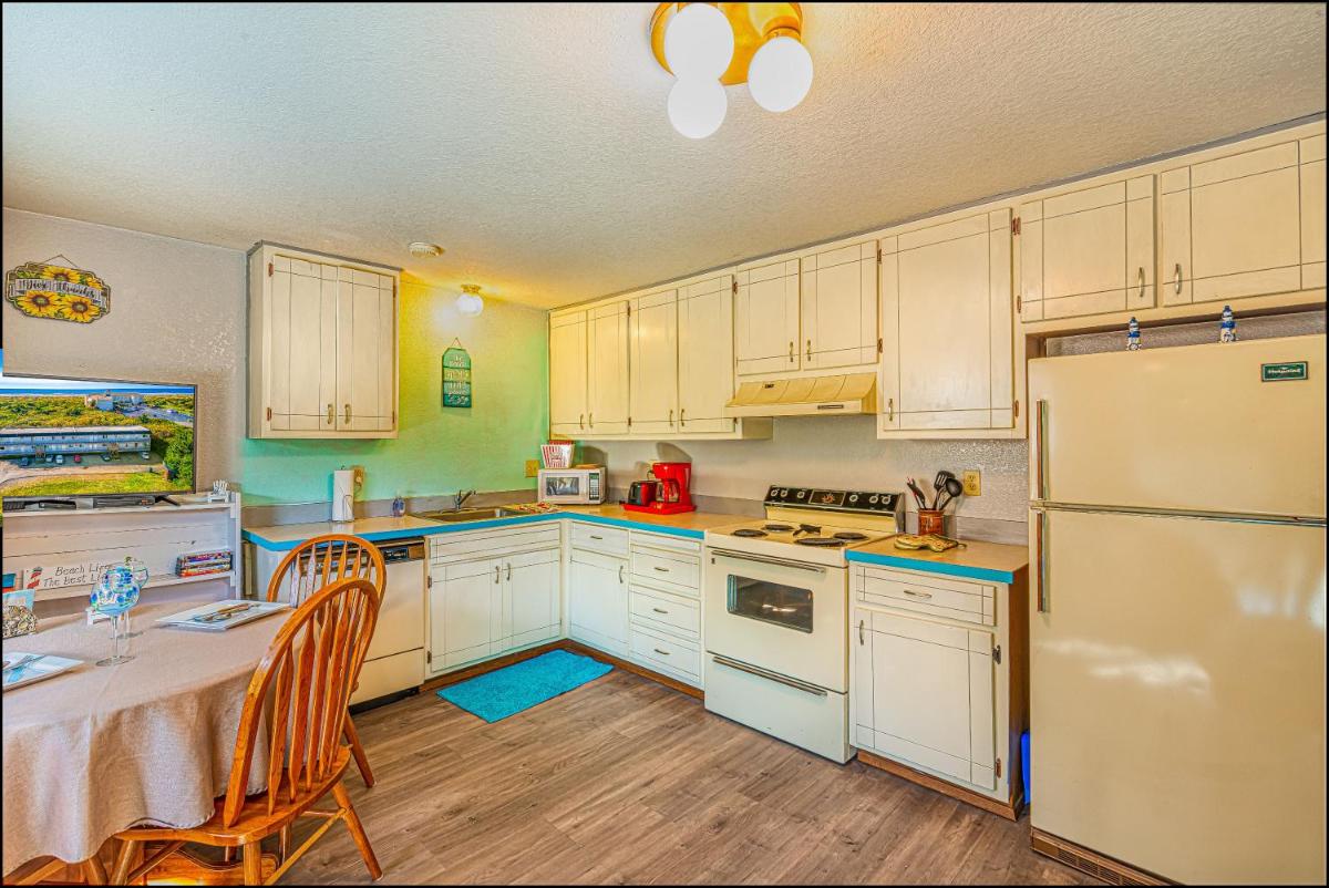 Ocean Eyes Condo - Housity
