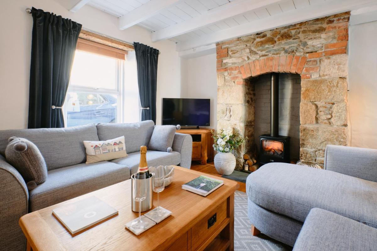 Finest Retreats - Scallop Cottage - Housity