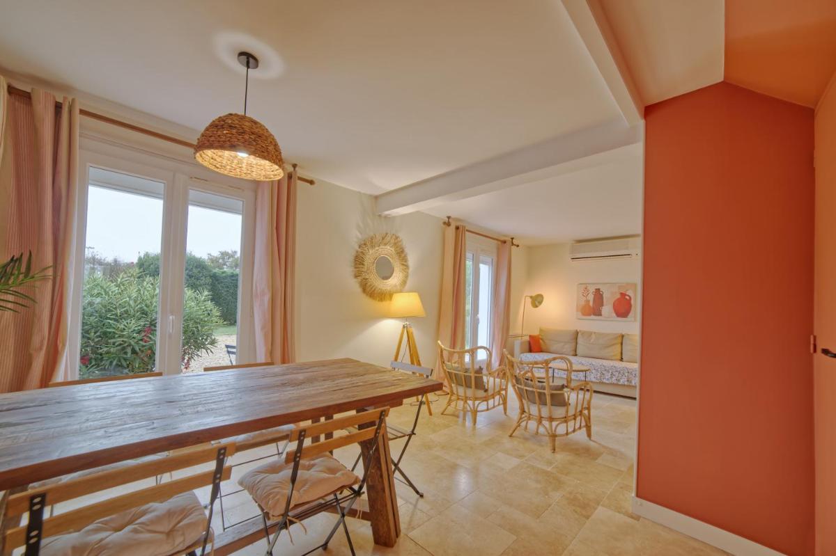 Villa Souzy - chic silence et cosy, à 100m de la Charente et 2km de l'Ocean - Housity