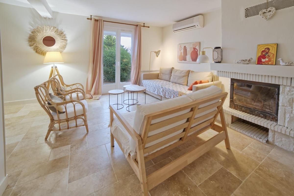 Villa Souzy - chic silence et cosy, à 100m de la Charente et 2km de l'Ocean - Housity