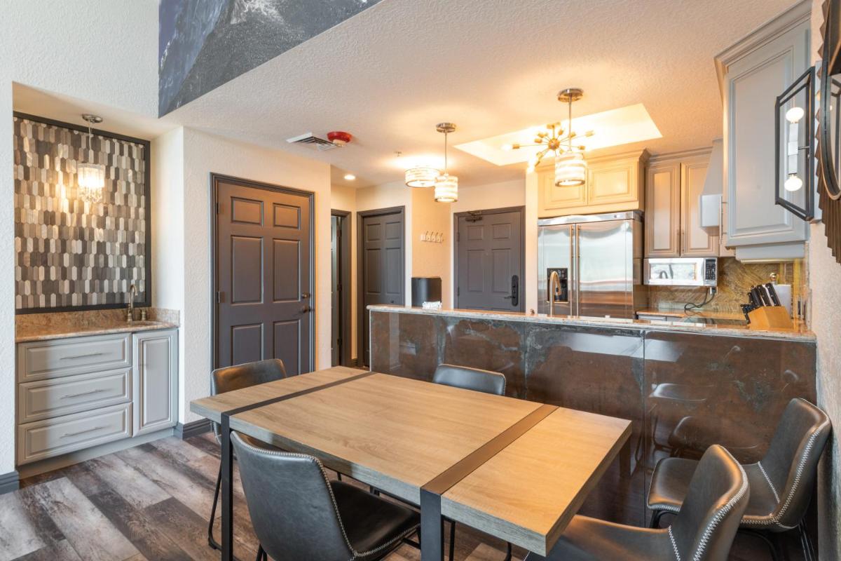 Westgate Park City Differentiated Modern Update Top Floor View Deluxe 1 Bedroom - Housity