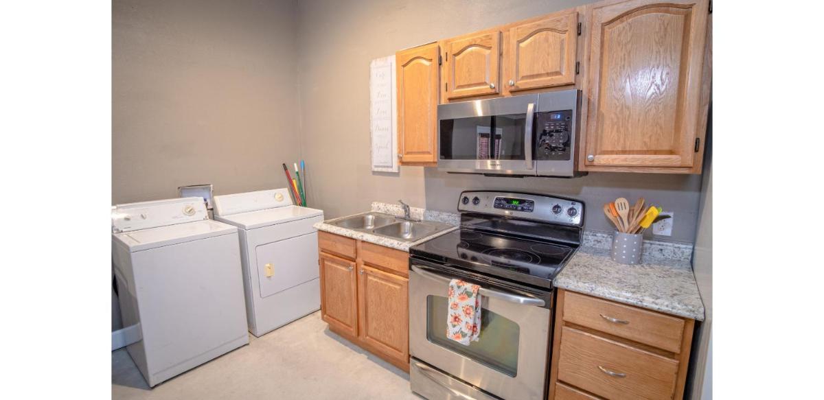 Florida #B St Near Downtown with all amenities - Housity
