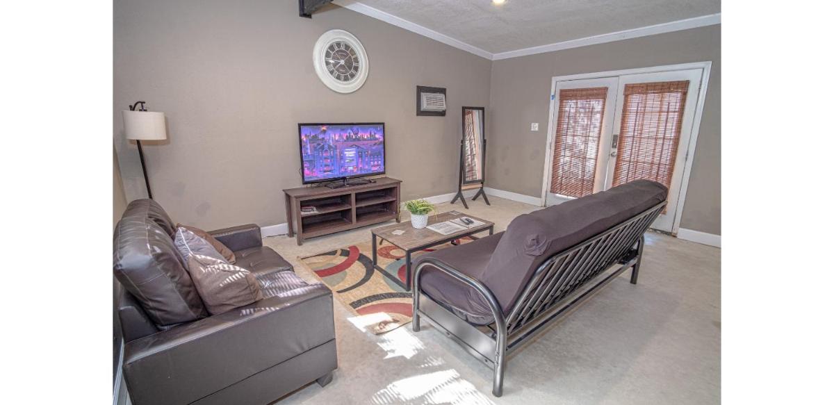 Florida #B St Near Downtown with all amenities - Housity