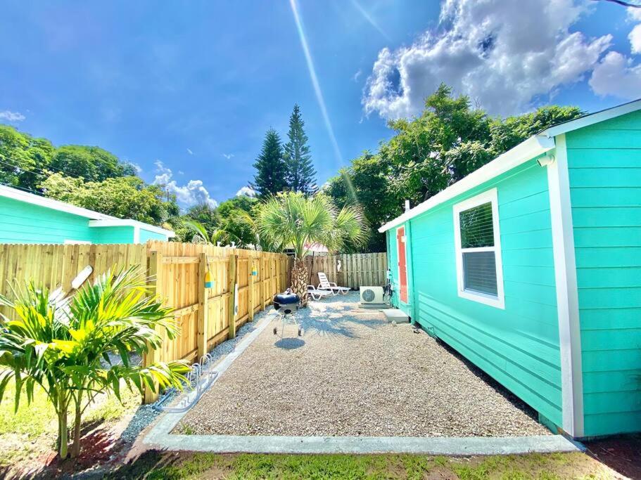 Wow Tiny Home -- Bch & Downtown 2mi away - Housity