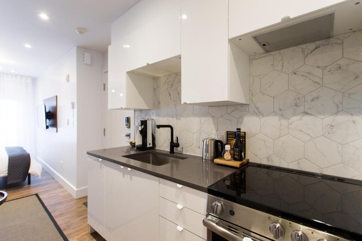 Romantic Studio in the Heart of Little Italy by Den Stays - Housity