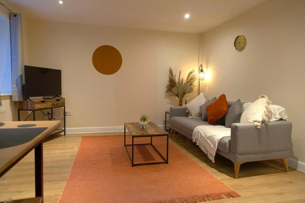 Stunning Holiday Home Woodcote View - Housity