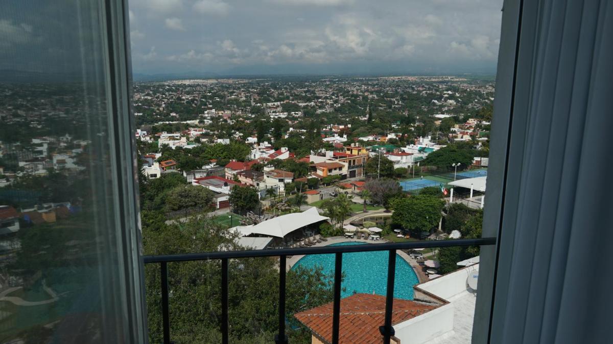 apartamento completo 6 huéspedes incluye acceso al club burgos cuernavaca - Housity