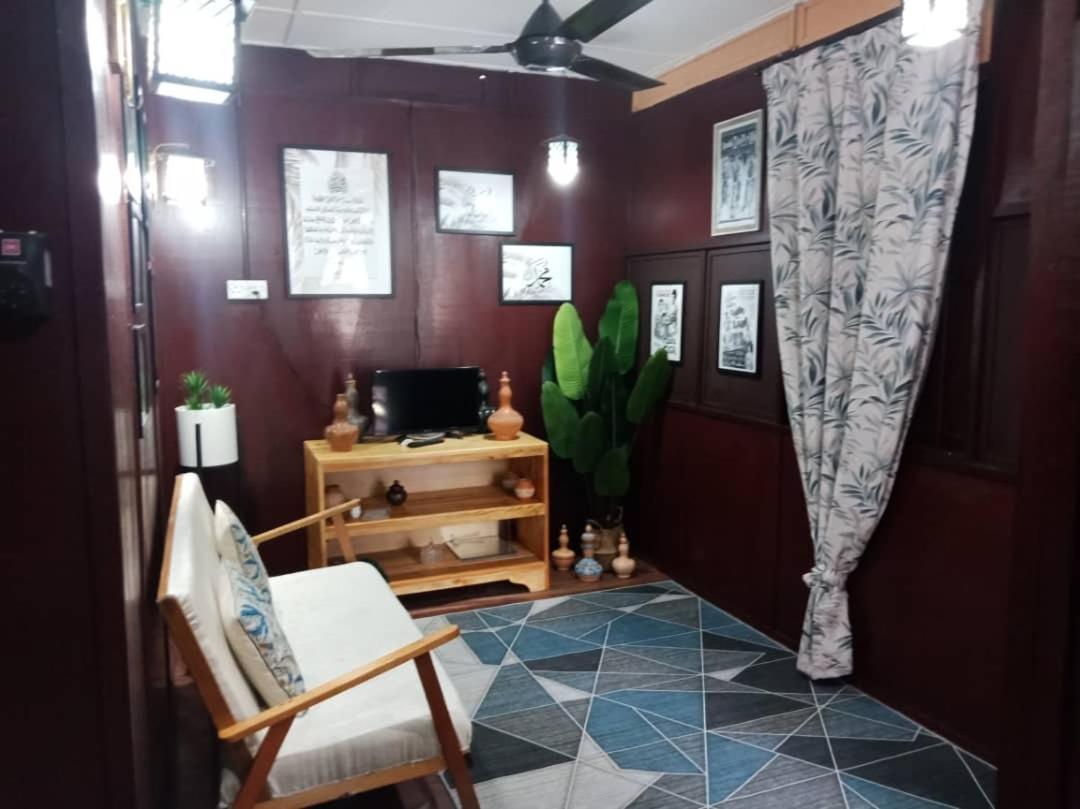 Anggerik Homestay - Housity