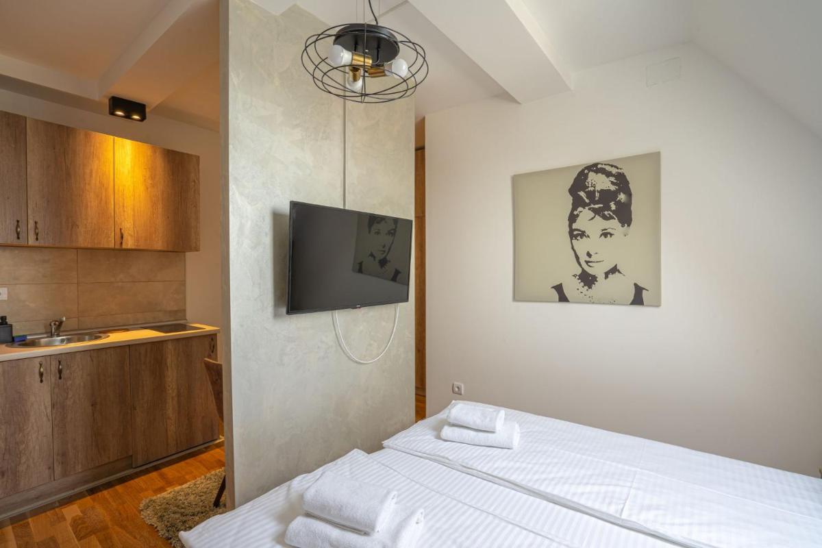 All Seasons Residence - Housity