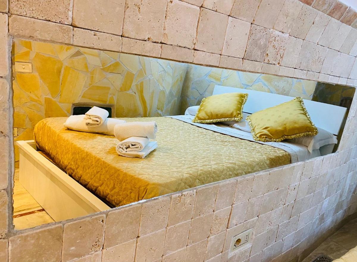 Ancient Roman Mansion - Housity