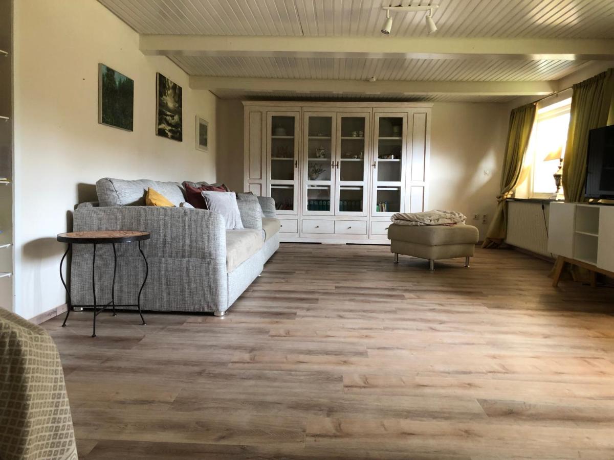 Großzügiges Reetdachhaus an der Nordsee - Housity