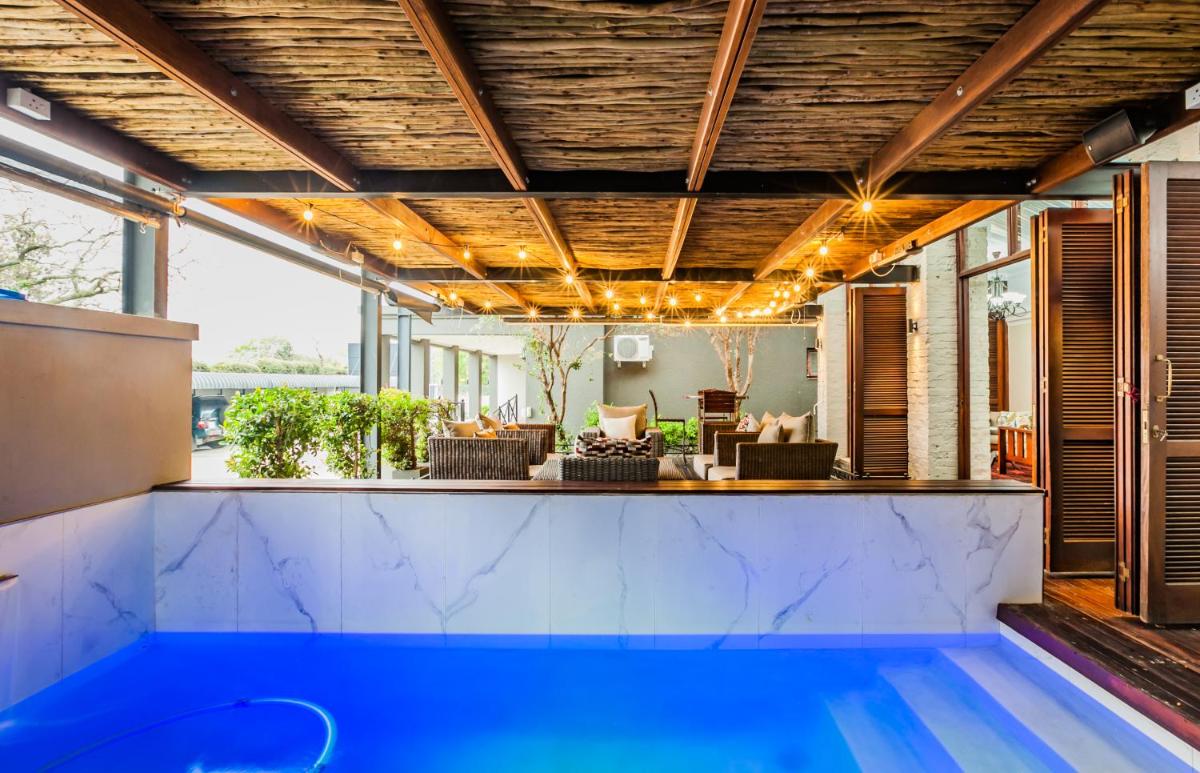 Royal Albert Suites - Housity