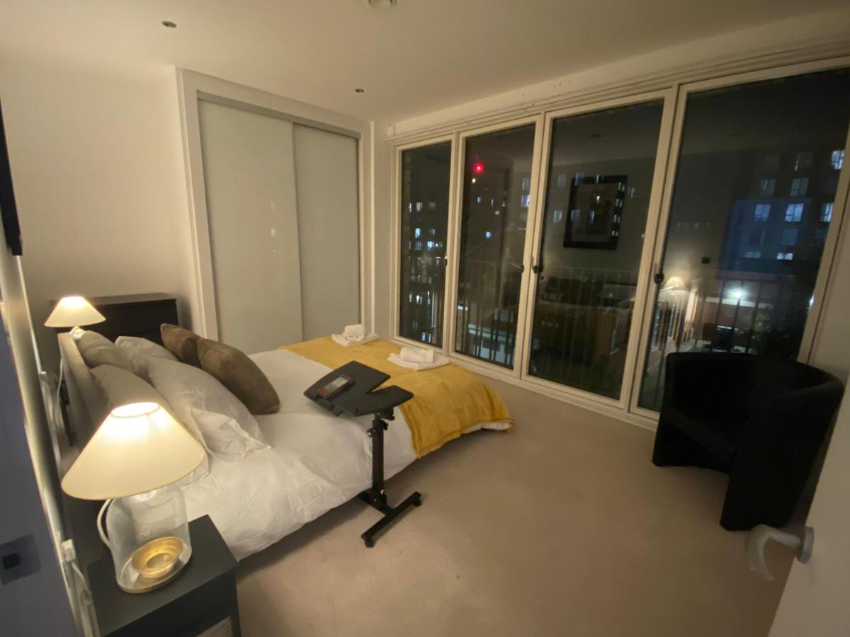 Royal Docks Apartment by WsHomesGroup - Housity