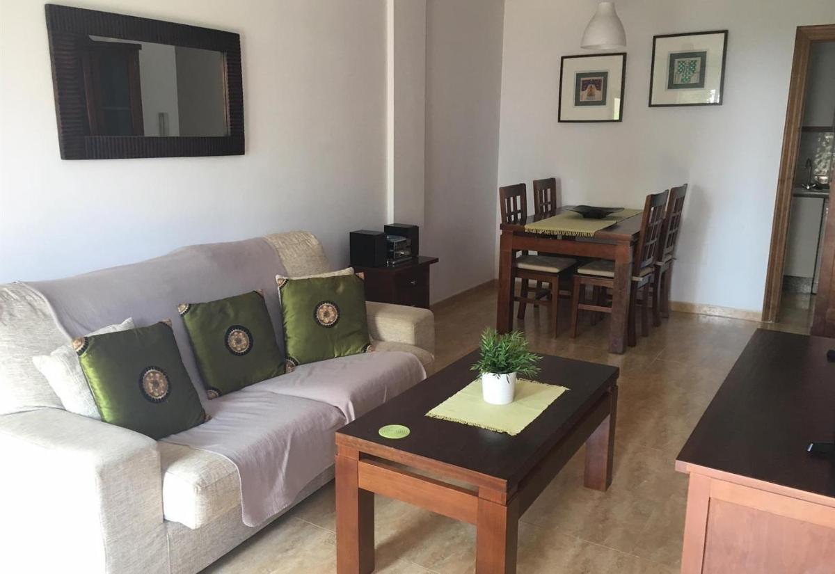 2 bed apartment with pools and spa - Housity