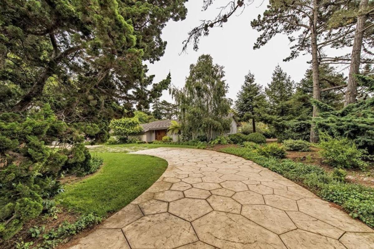 Exclusive Hope Ranch Home w/Pool and Private Beach access - Housity