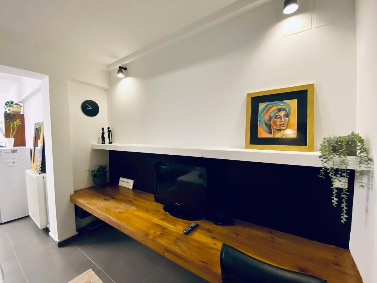 Small Gem Studio Athens, next to metro nomismatokopeio - Housity