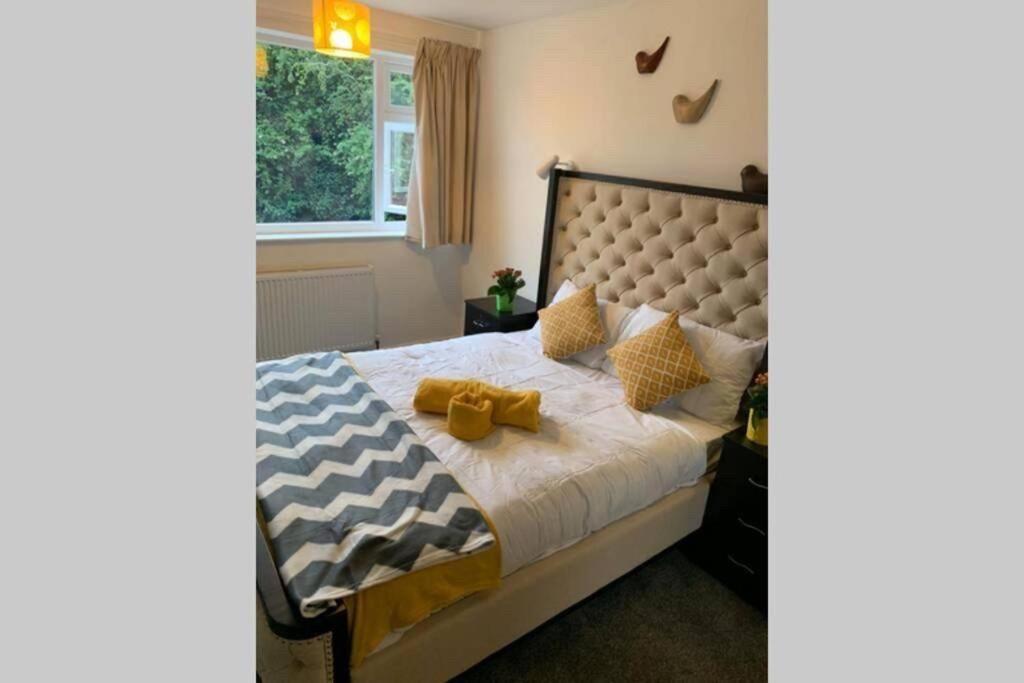 Large 4 Bedroom House in Central Coventry - Housity