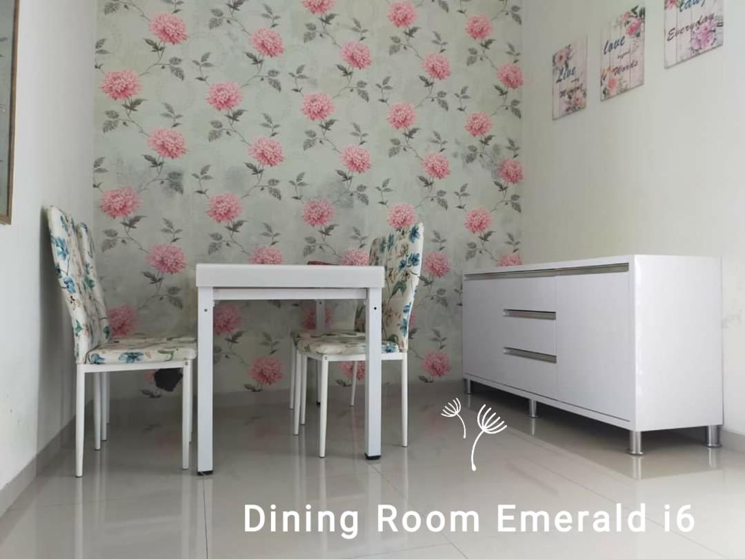 Full House Emerald Villa i6 2 BR Near JTP 3 - Housity