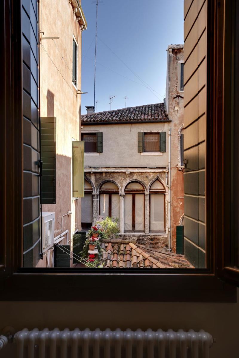 Ca’ Amalia San Marco Venetian Apartment M027042932 - Housity