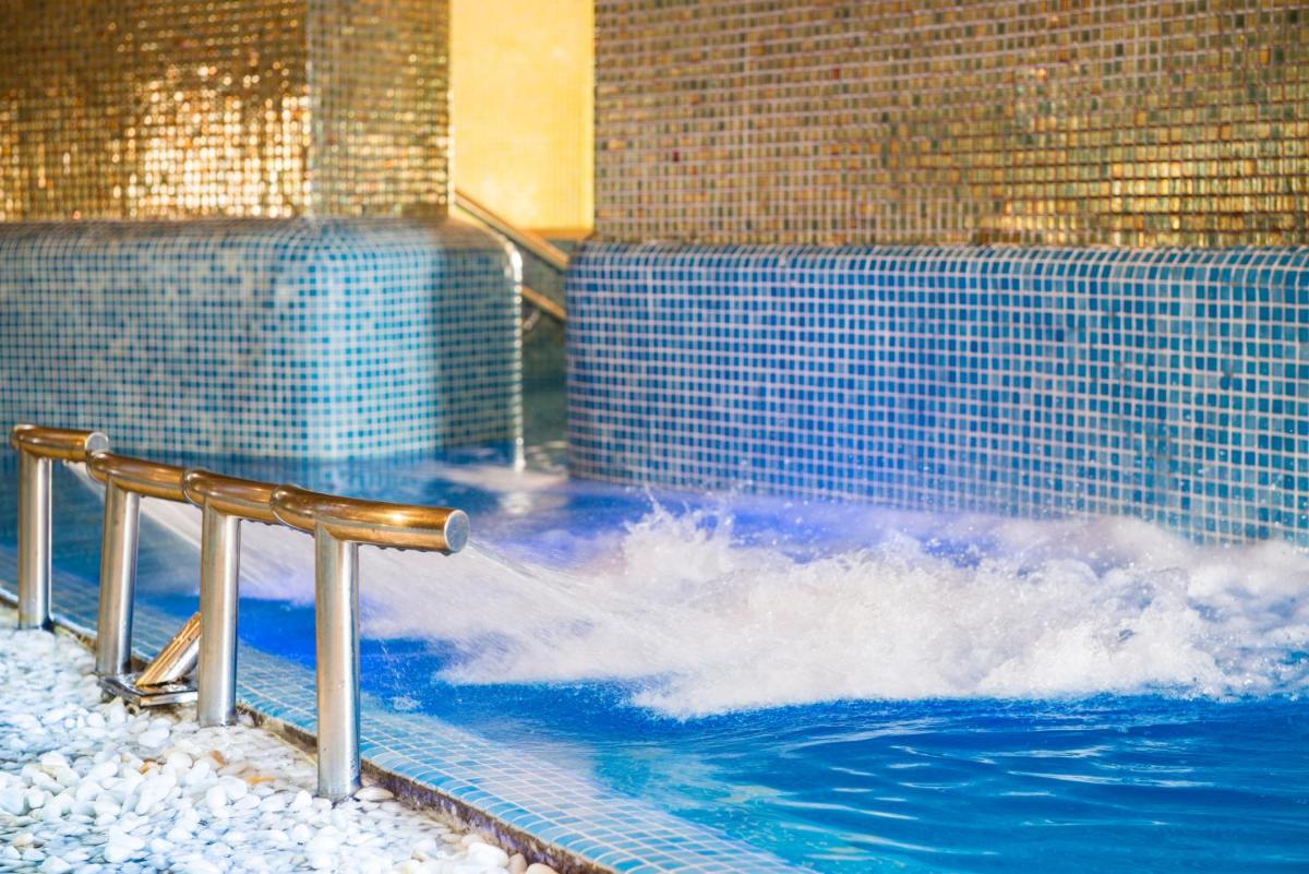 Piscina en o cerca de Salles Hotels Marina Portals