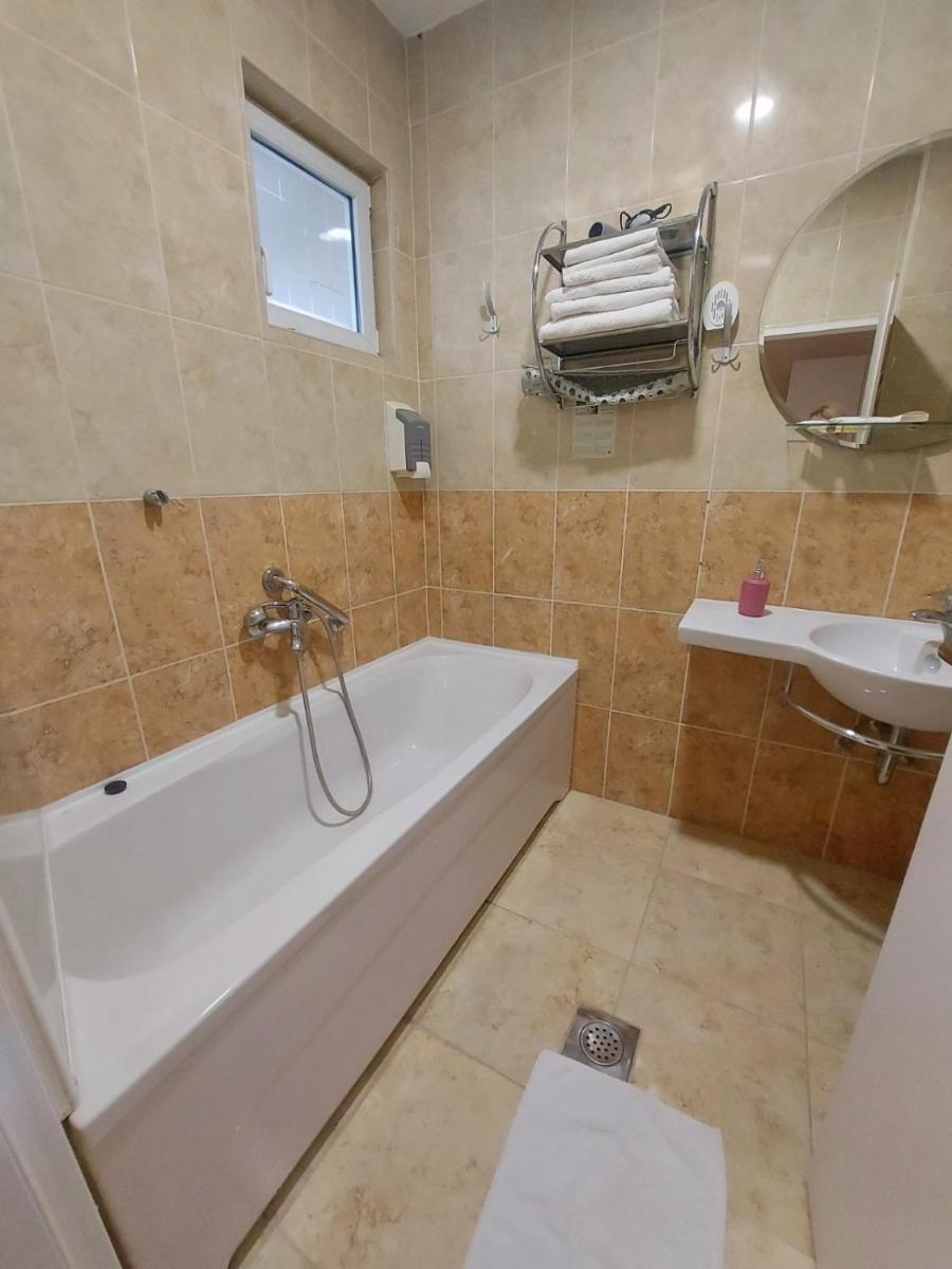 Hotel Villa Valpovo - Housity