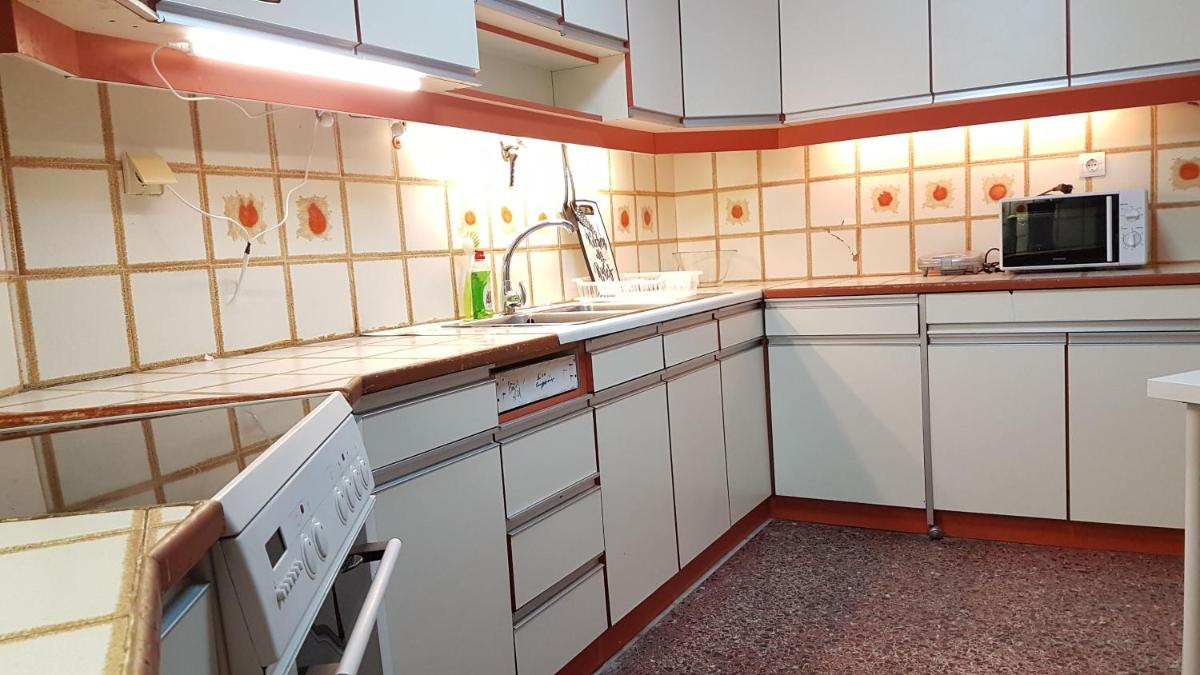 Apricot Apartment - Athens Center, 6 BD, 2.5 BATH - Housity