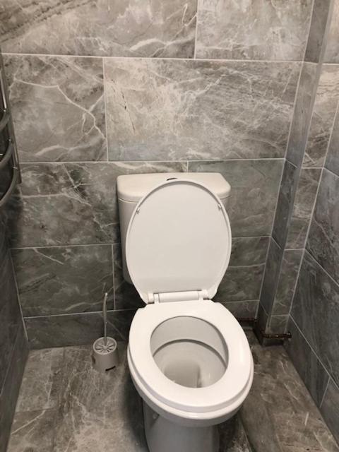 Luxury Lavish Studio Apartments LE1 - Housity