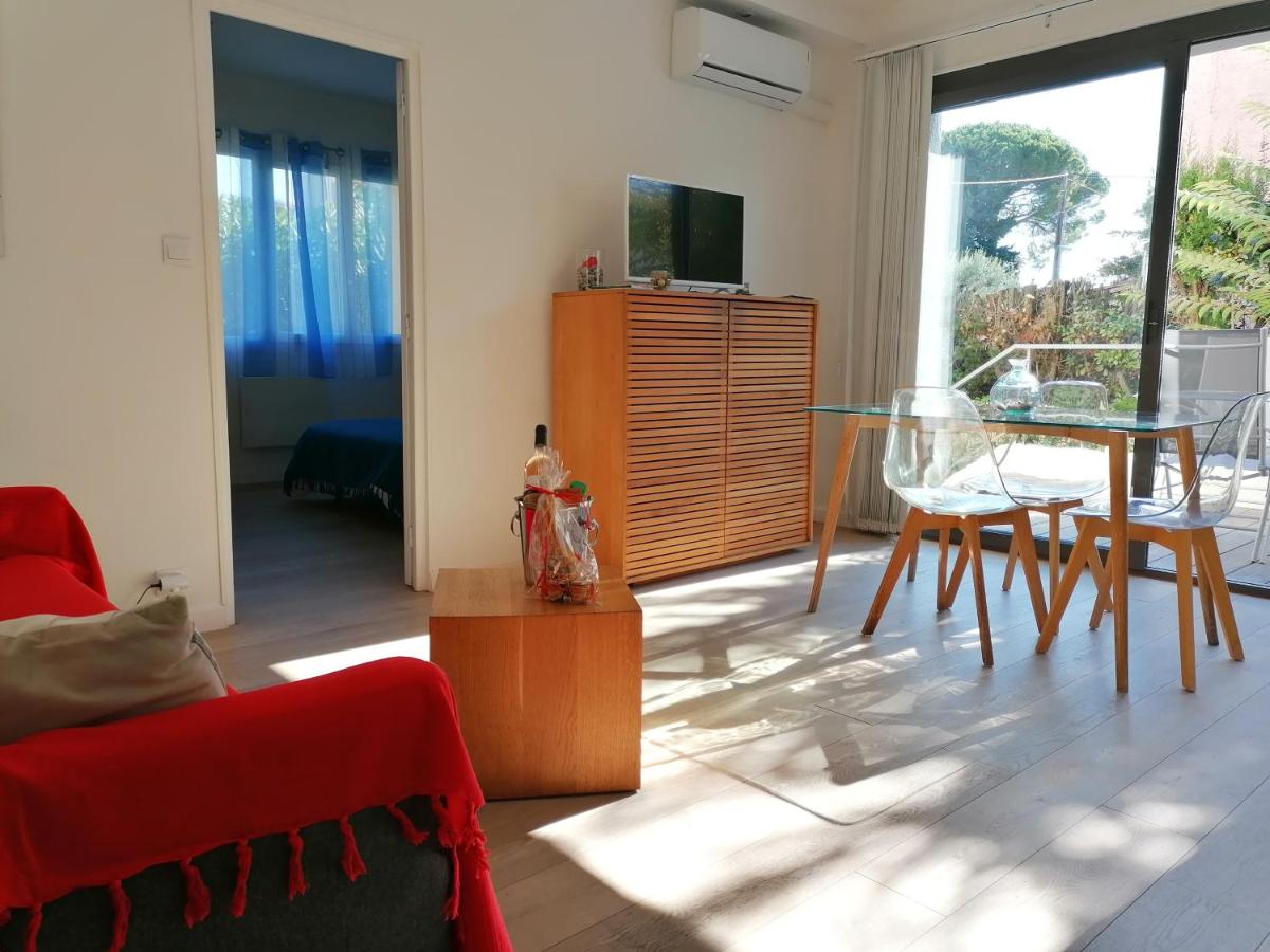 3 min à pieds & 200 m de la Grande Plage des Lecques - Terrasse et Jardin - Fabuleux T2 - Carré d'Or - Housity