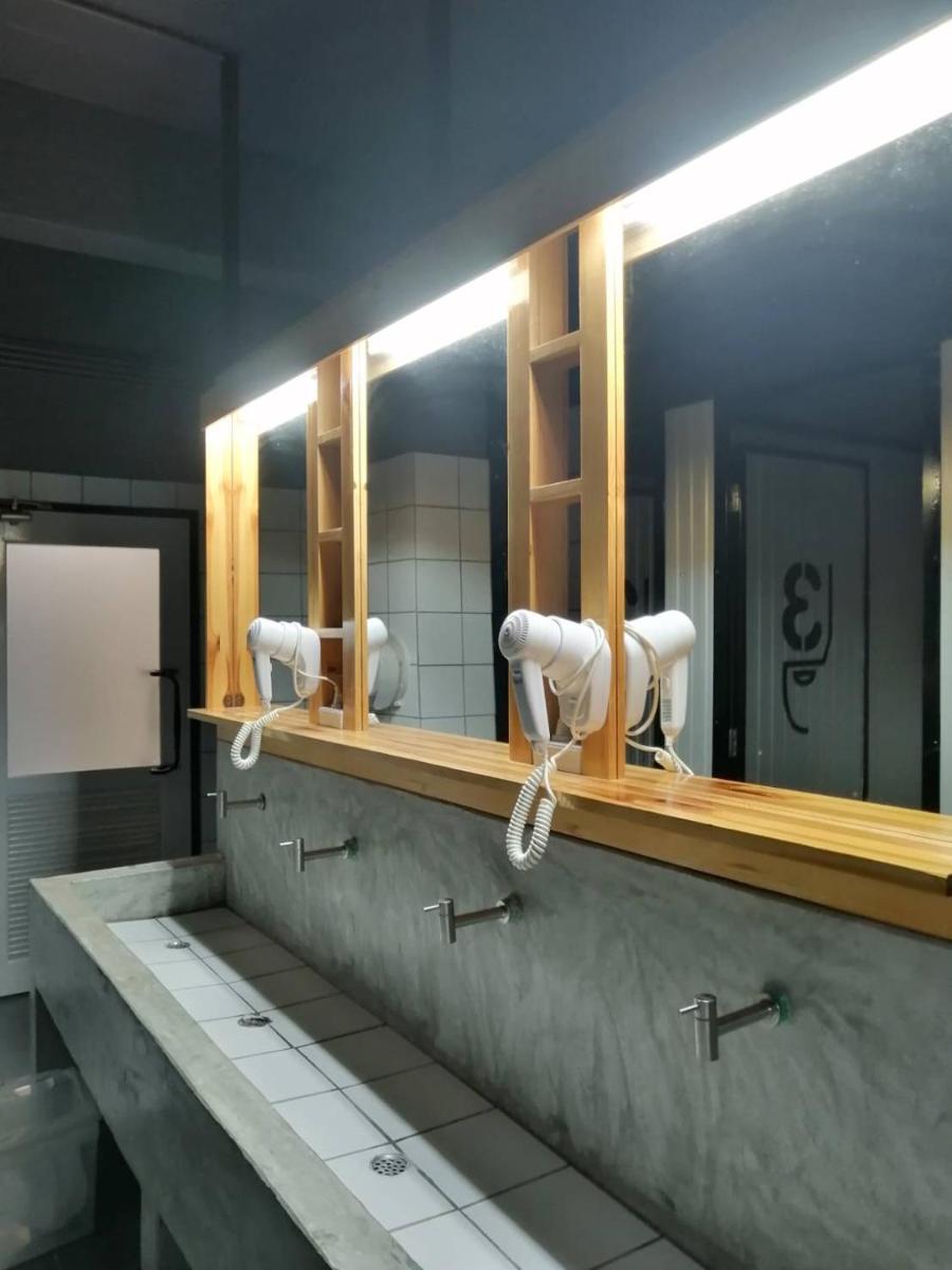 Blu Monkey Hub & Hotel Surat Thani - Housity